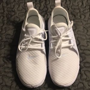 Women’s Nike Acalme Shoes